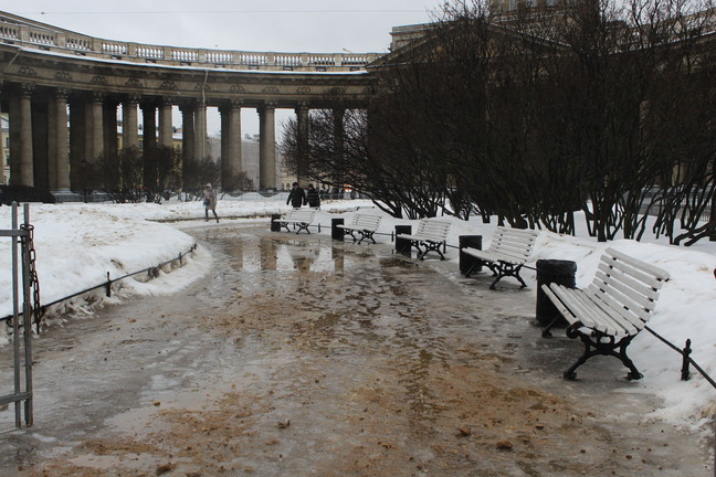 В Петербурге 88 человек пострадало от гололеда