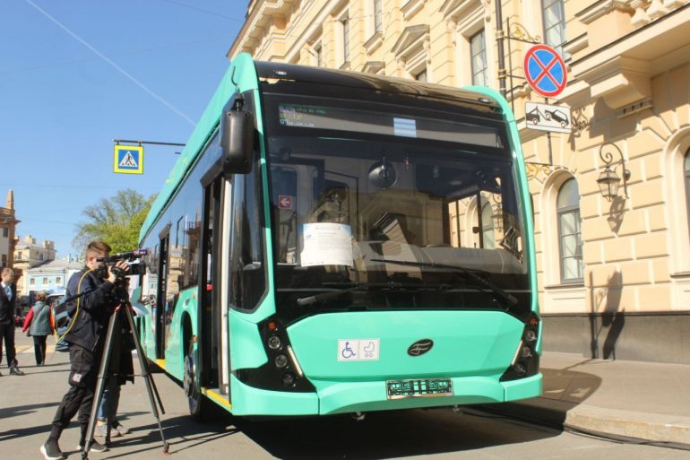 На SPbTransportFest показали электробусы, трамваи и автомобили будущего